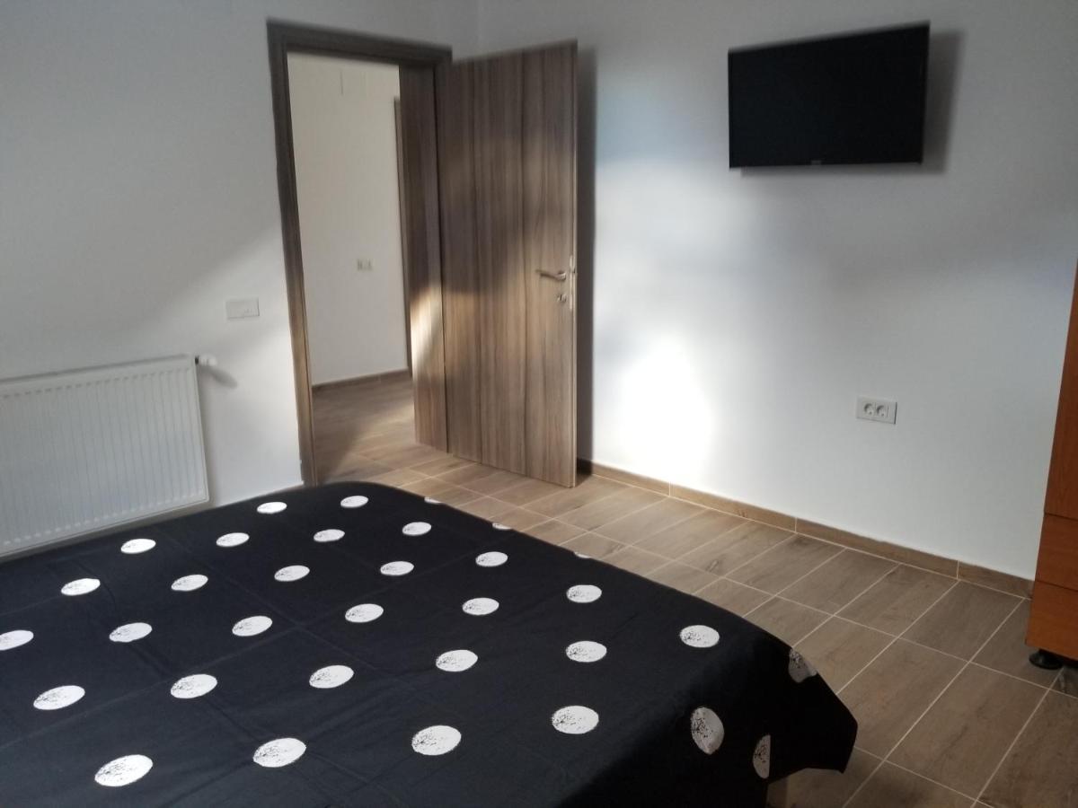 Autentic Adorabil Apartment Albestii Paminteni Exterior foto